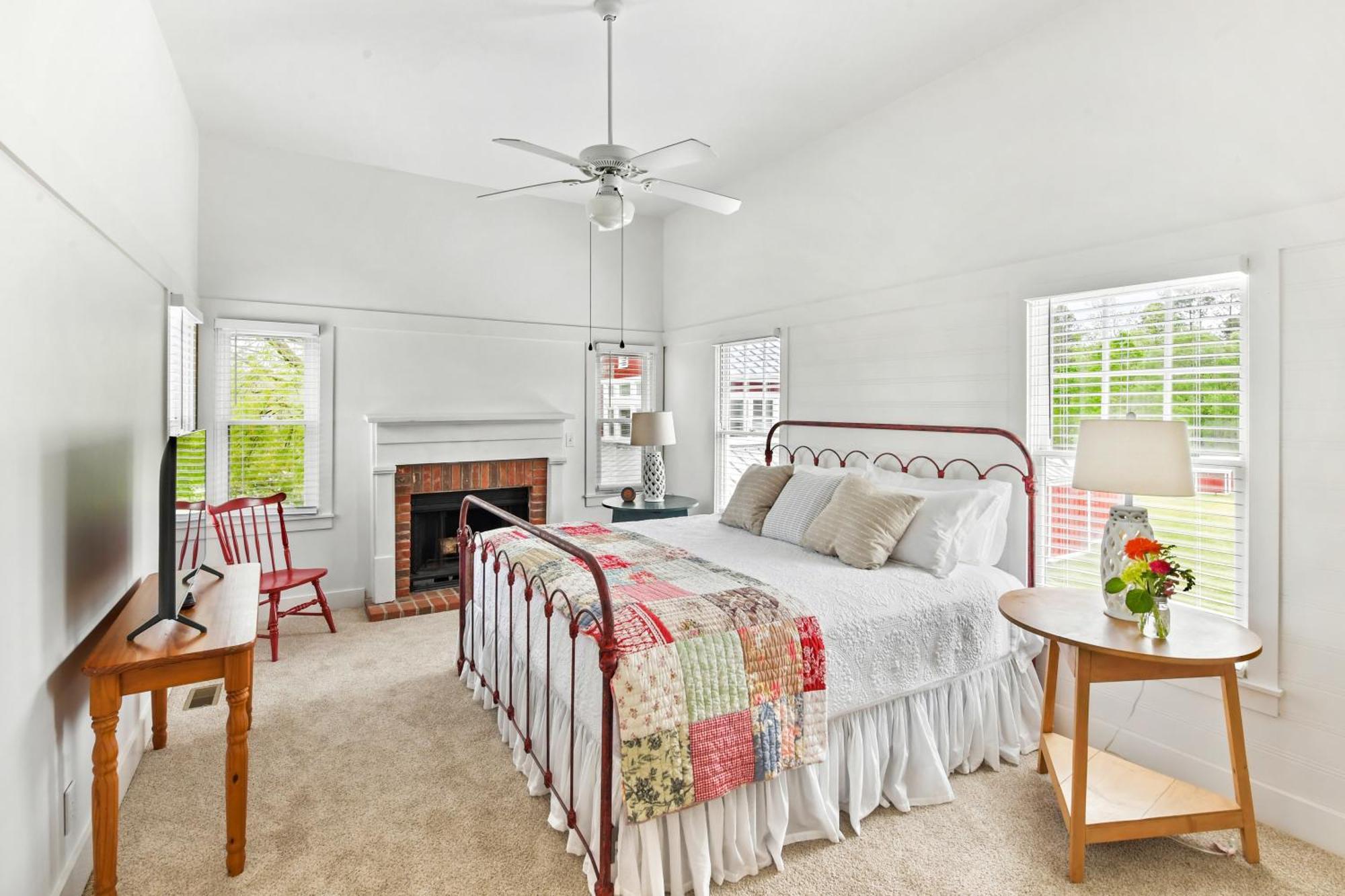 The Farmhouse Inn Buckhead Стая снимка